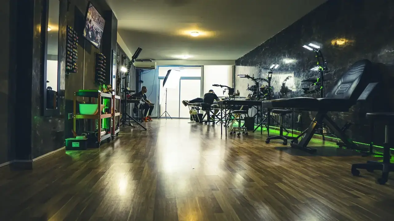 Fondo de estudio de tatuajes dark